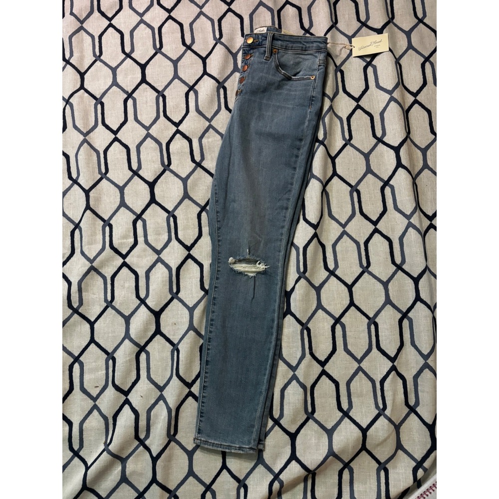 Universal Thread High Rise Skinny Jeans Light Wash Distressed Button Fly 10